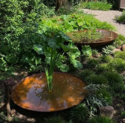 Bol d'eau en Corten